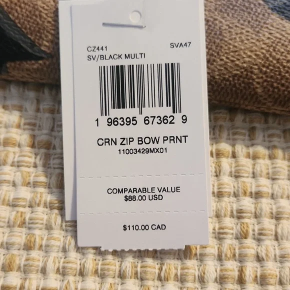 Coach Bow Corner Zip Wallet - Picture 3 of 3